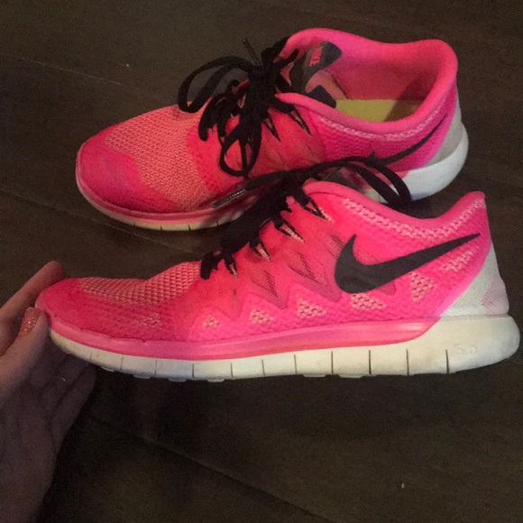 Neon Pink Nike Free size 8.5 - Picture 2 of 5